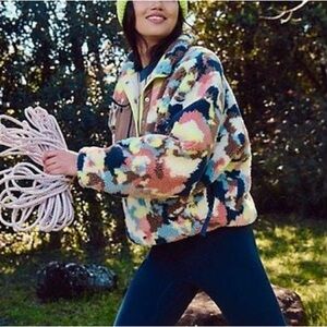 NWOT Free People Hit The Slopes Fleece Pullover Jacket Camo Cozy Casual 90s Sz L